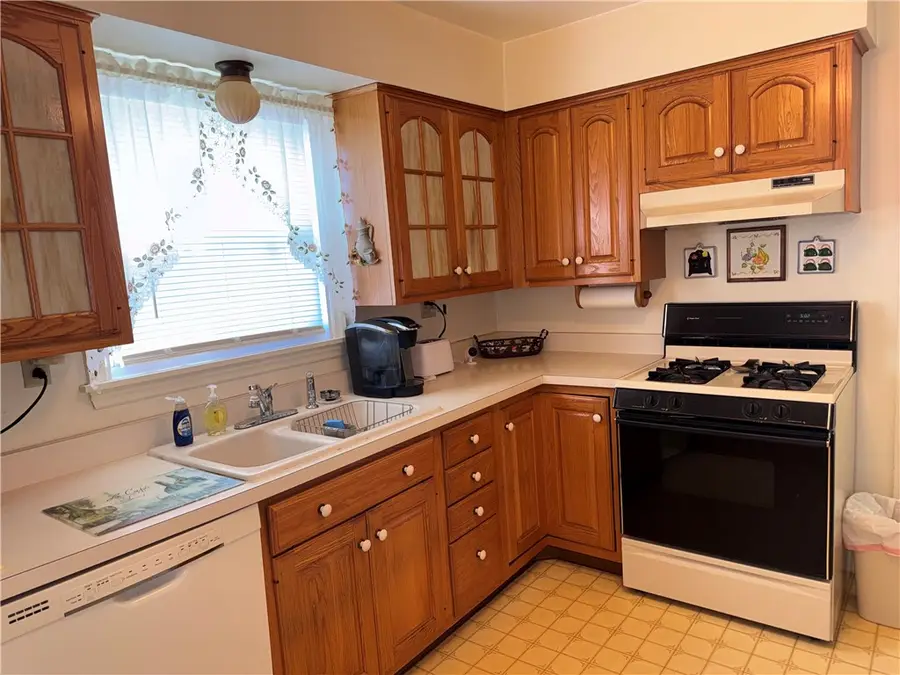 1408 Princeton Ave, Natrona Heights, PA 15065 - #2