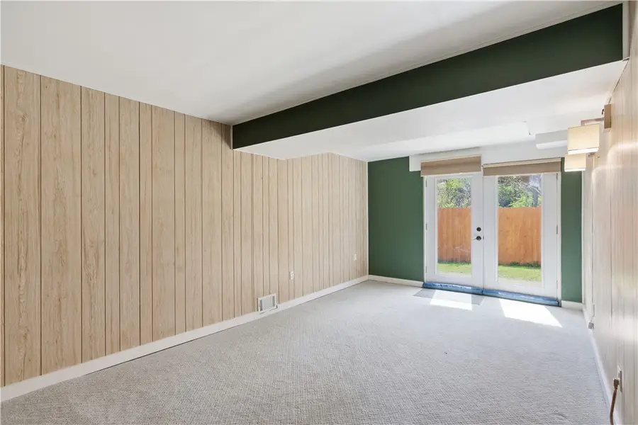 25 Krist Glen Dr, Pittsburgh, PA 15218 - #3