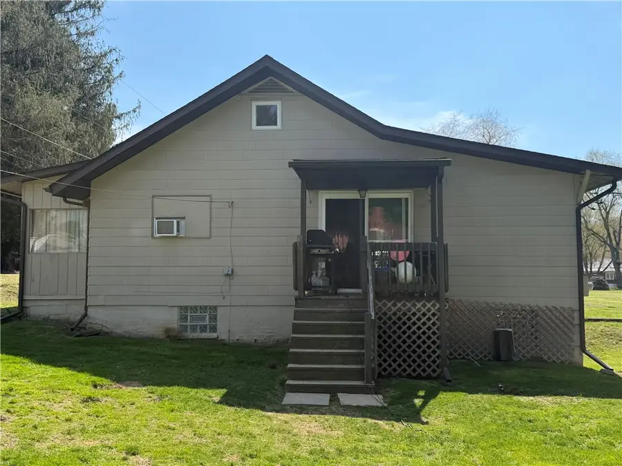 112 Schoolhouse Rd, Grindstone, PA 15442 - #2