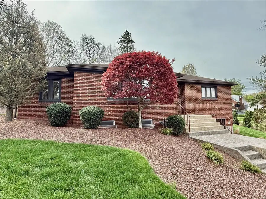 211 Lesnett Rd, Pittsburgh, PA 15241 - #3