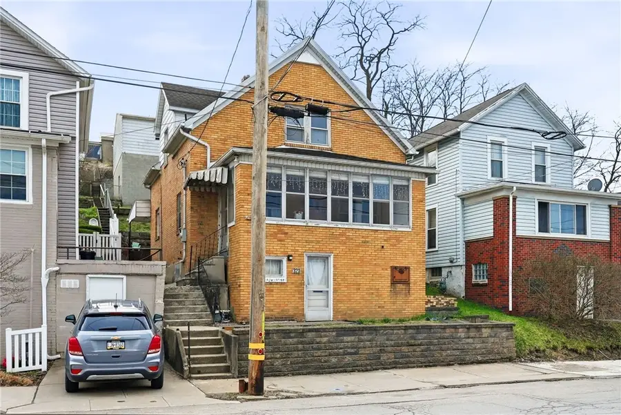 323 Hillside Ave, Ellwood City, PA 16117 - #2
