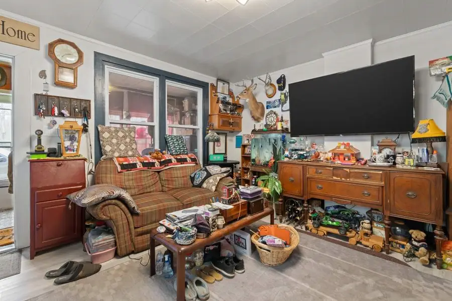 223-225 Richard St, Ellwood City, PA 16117 - #3