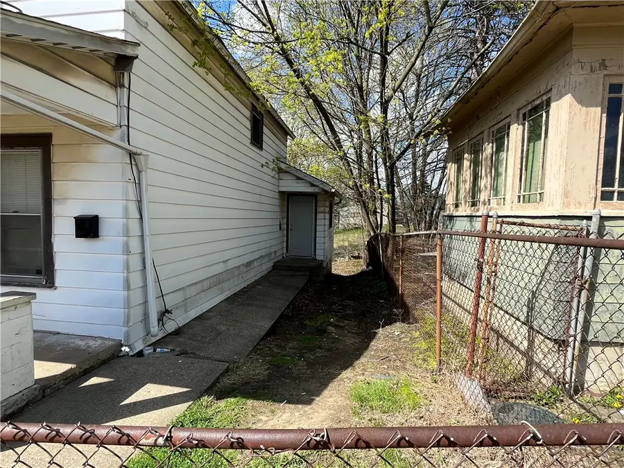 439 Malleable St, Sharon, PA 16146 - #3