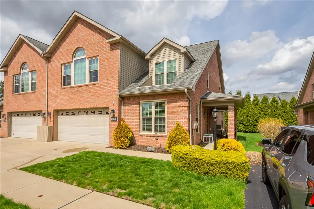 3012 Laura Ln, Lawrence, PA 15055 - #1