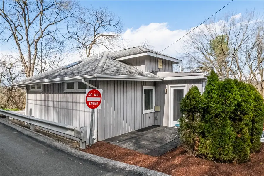 337 Grandview Dr, Indianola, PA 15051 - #2