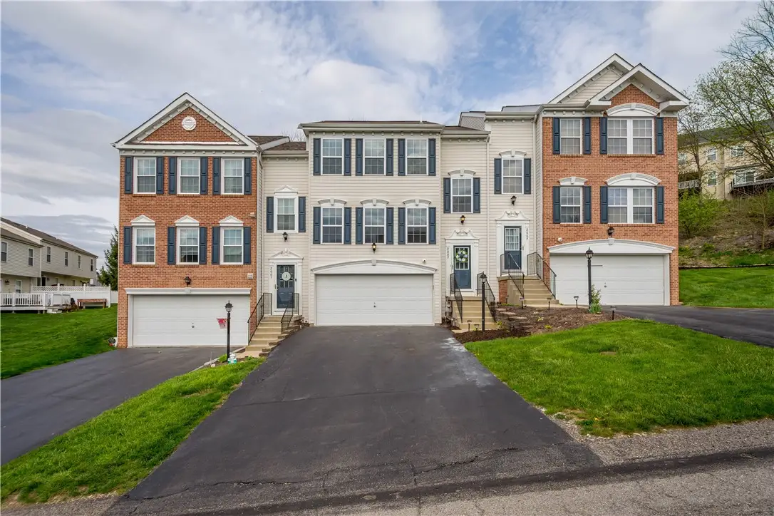 2007 Moccasin Dr, Washington, PA 15301 - #1