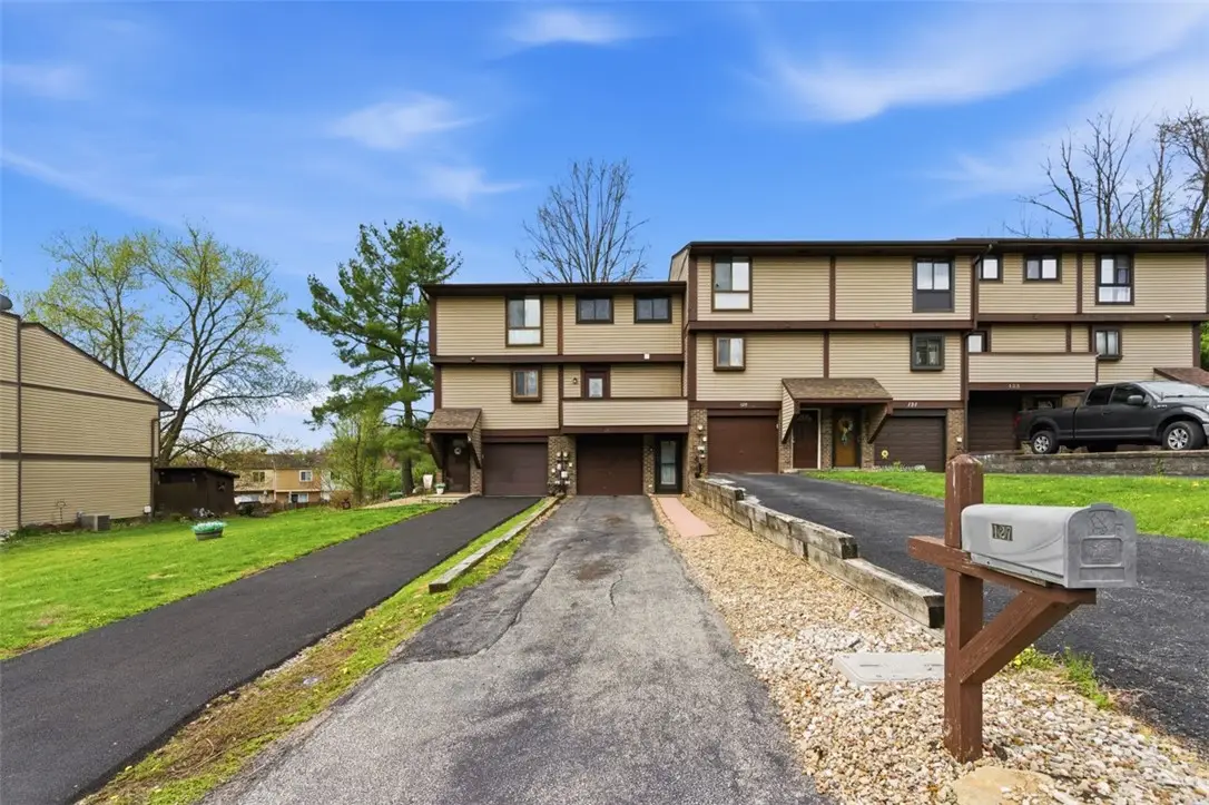 127 Lebeouf Dr, New Kensington, PA 15068 - #1