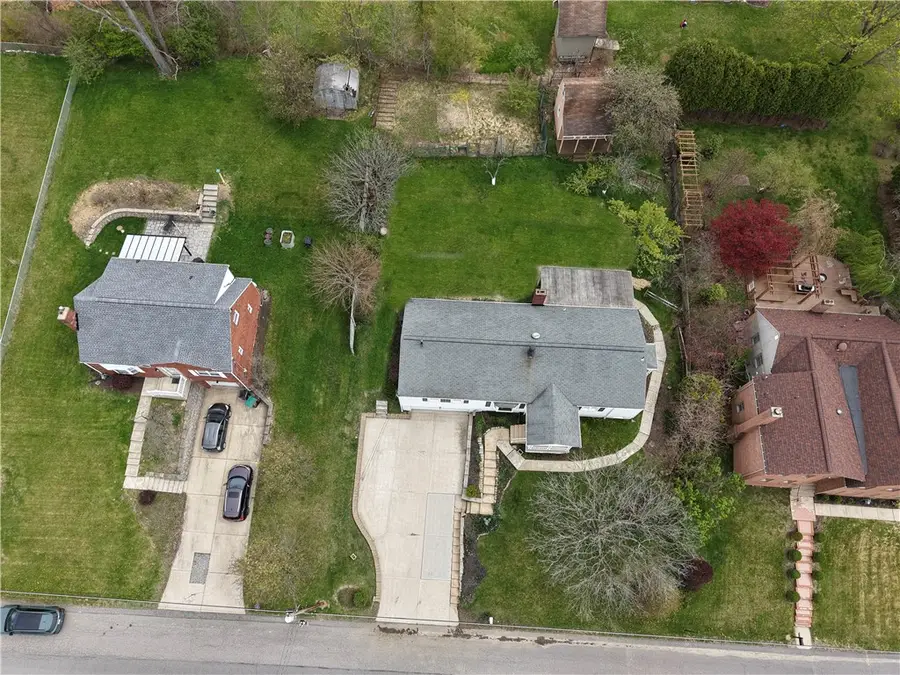 5985 Boyer Ave, Bethel Park, PA 15102 - #3