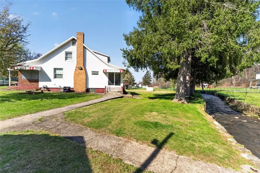 35 E Elm St, Fairchance, PA 15436 - #2