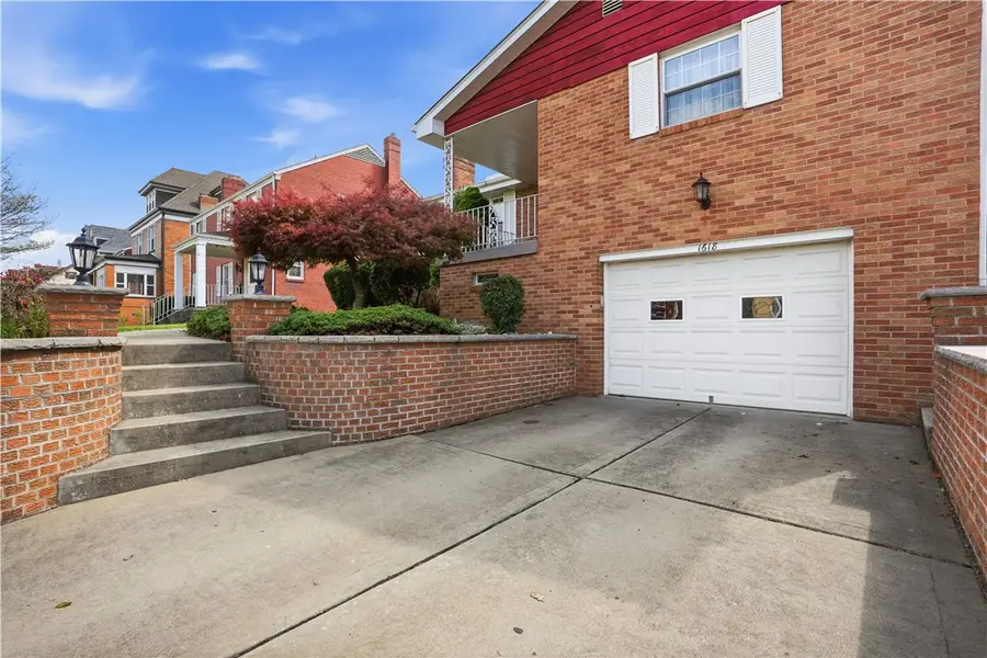 1618 Ridge Ave, Coraopolis, PA 15108 - #2