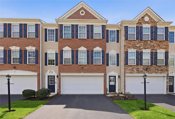 242 Grace Manor Dr, Coraopolis, PA 15108