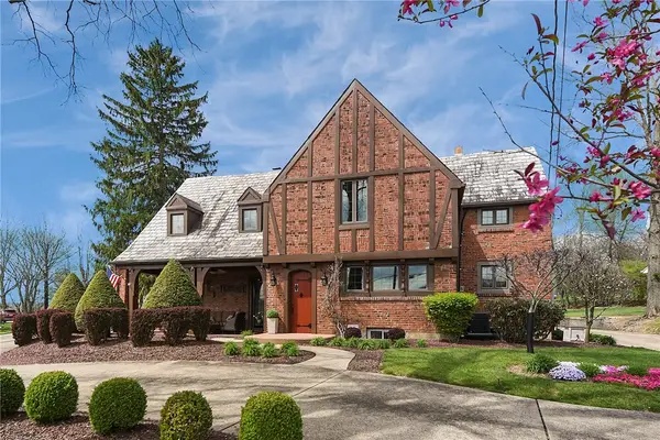 637 E Mcmurray Rd, Canonsburg, PA 15317