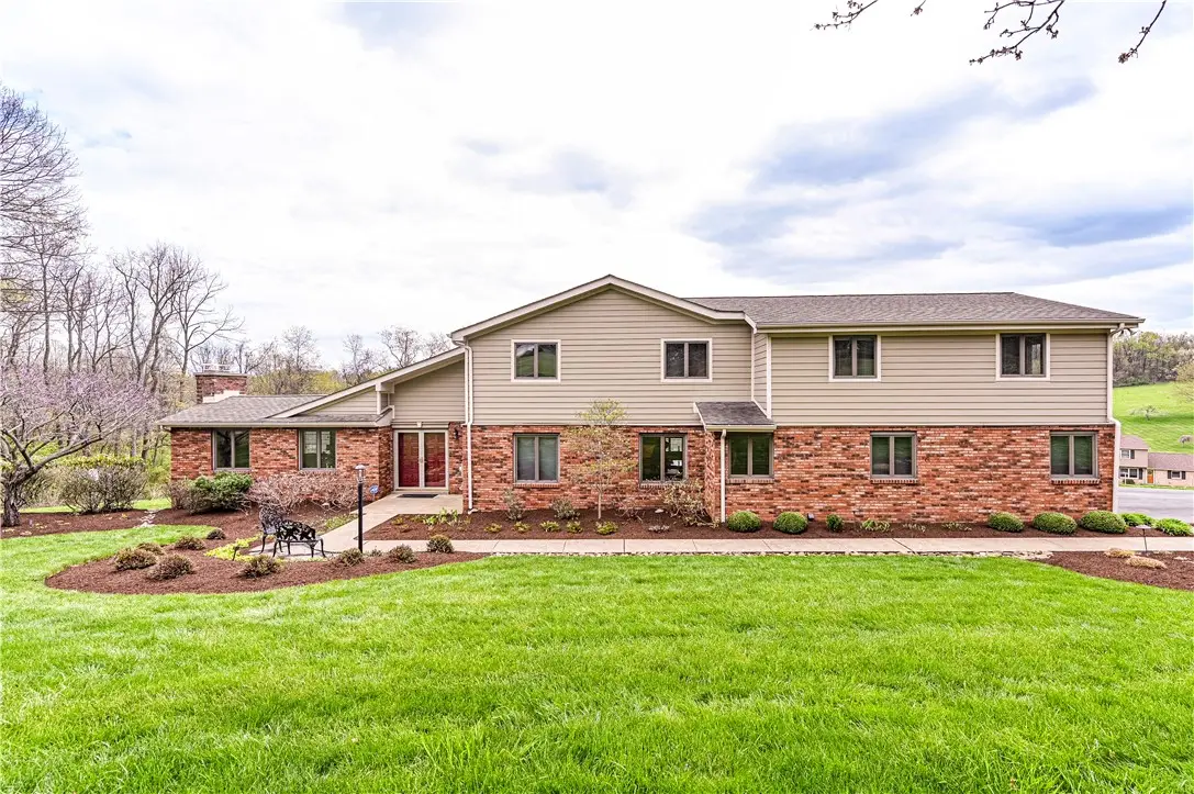 3 Scenery Hill Dr, Greensburg, PA 15601 - #1