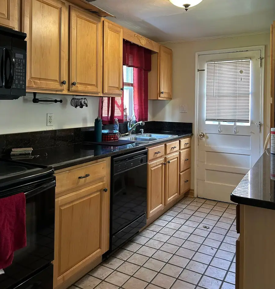 5360 Spring Valley Drive, Pittsburgh, PA 15236 - #3