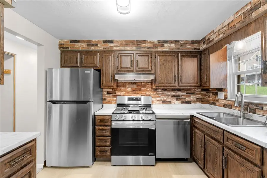 105 Hoffman Blvd, Pittsburgh, PA 15209 - #3