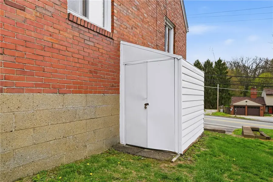 824 Vilsack Rd, Glenshaw, PA 15116 - #3