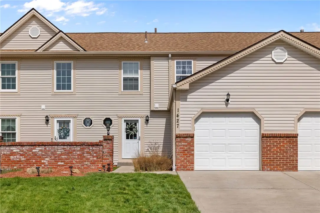 1427 Yorktown Dr, Lawrence, PA 15055 - #1