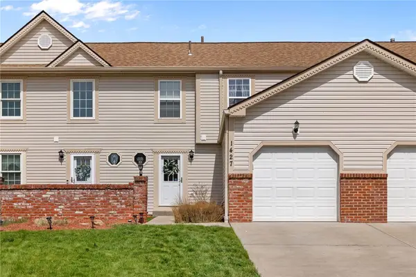 1427 Yorktown Dr, Lawrence, PA 15055