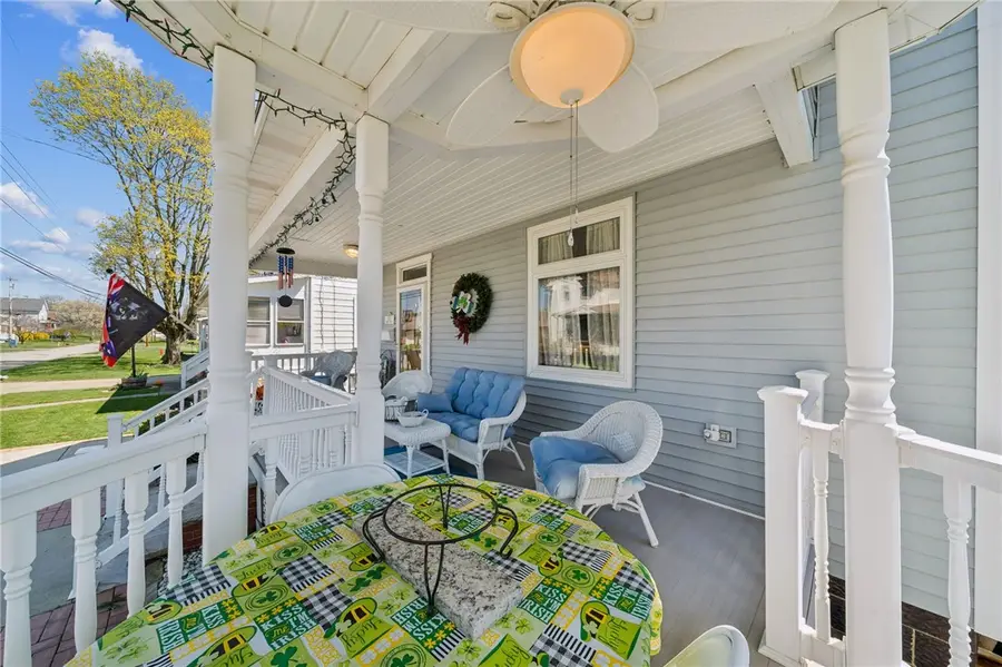 320 Walnut St, Zelienople, PA 16063 - #3