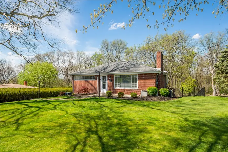 299 Maplewood Dr, Canonsburg, PA 15317 - #2