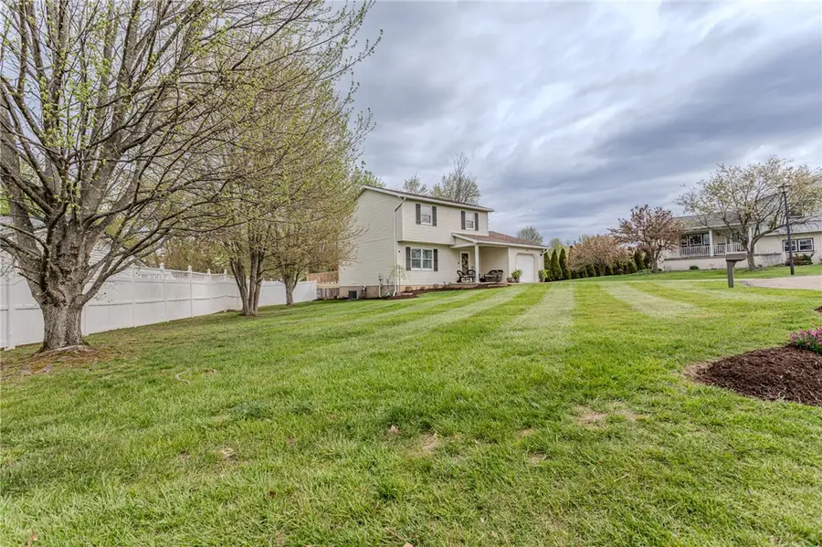 115 General Dr, Uniontown, PA 15401 - #2