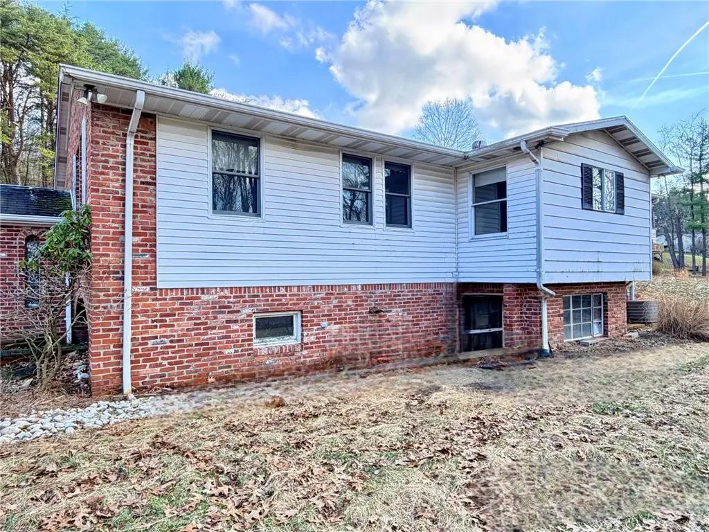 535 Shingler Dr, Apollo, PA 15613 - #1