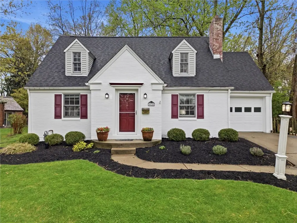 4628 Sherwood Dr, Pittsburgh, PA 15236 - #1