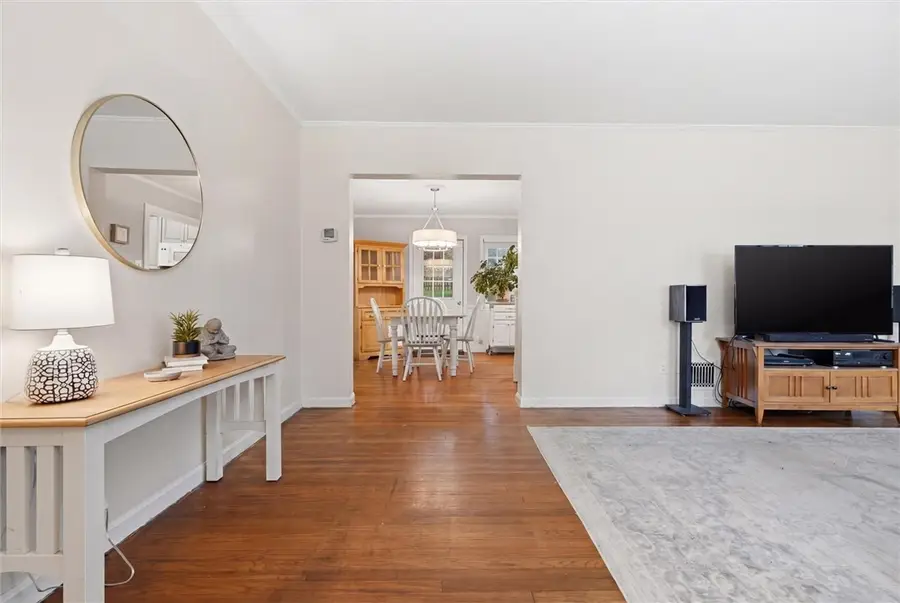 4628 Sherwood Dr, Pittsburgh, PA 15236 - #3