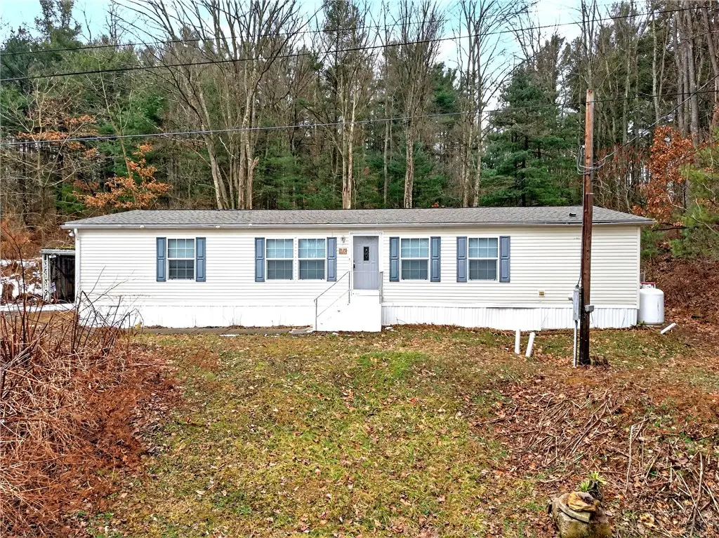 20 Evergreen Dr, Burgettstown, PA 15021 - #1