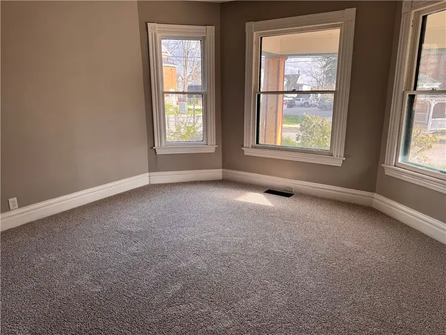 809 Linden St, Sharon, PA 16146 - #2