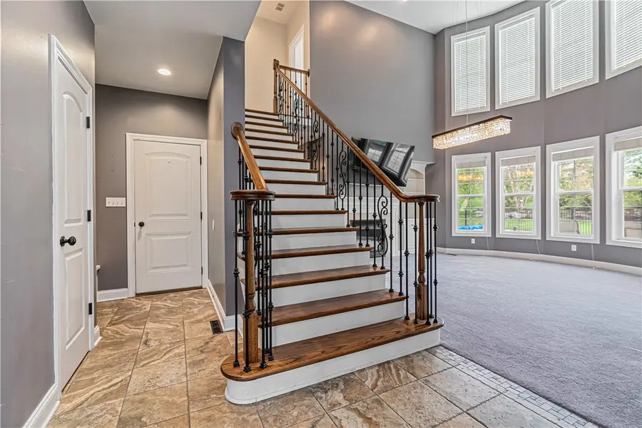 613 Raleigh Dr, Greensburg, PA 15601 - #2