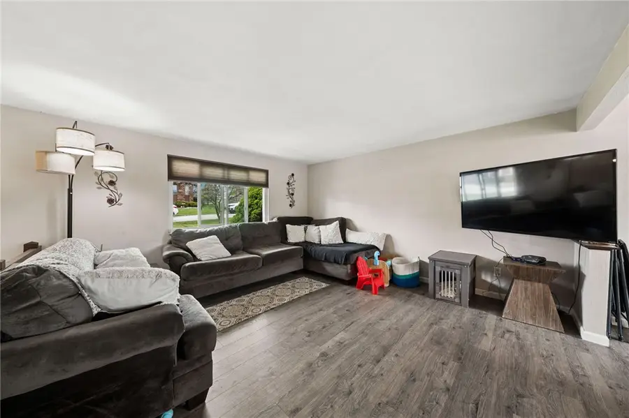 517 Pamela Dr, Harrison City, PA 15636 - #3