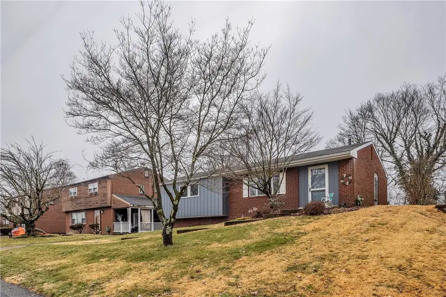 136 Deerfield Dr, Pittsburgh, PA 15235 - #3