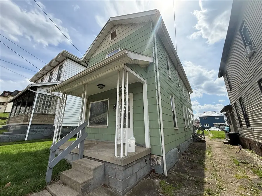 308 E Division St, New Castle, PA 16101 - #2