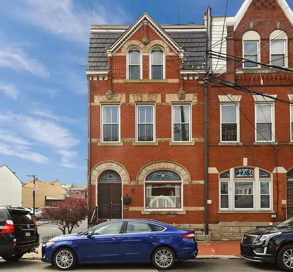 2314 Sidney St, Pittsburgh, PA 15203