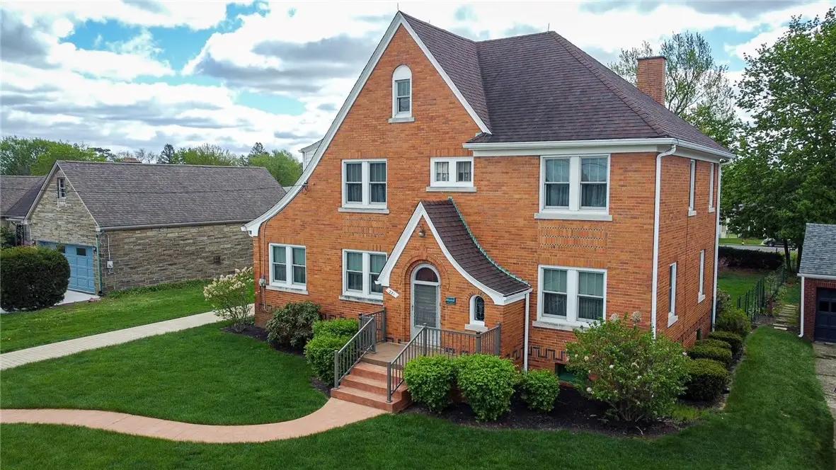 221 E Muntz Ave, Butler, PA 16001 - #1