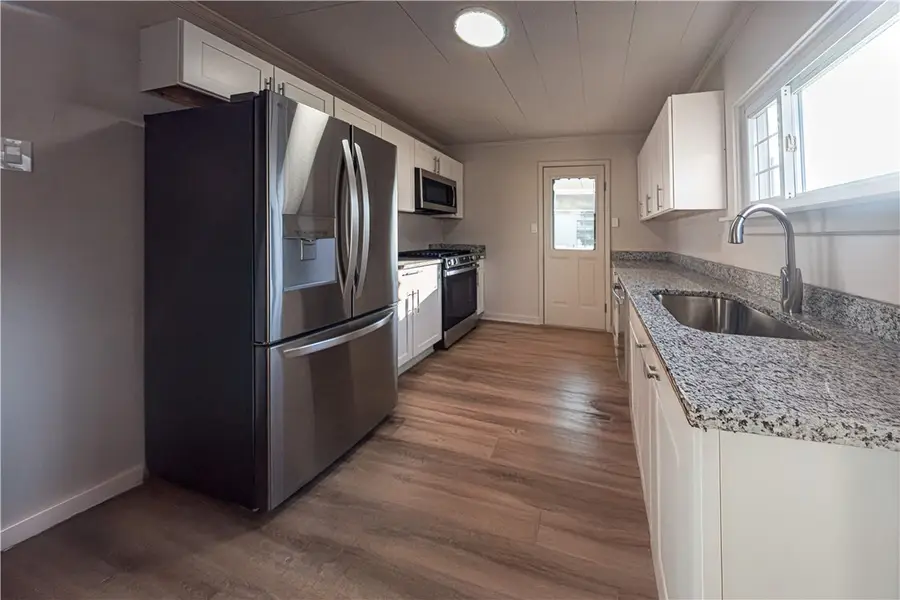 322 E Barr St, McDonald, PA 15057 - #2