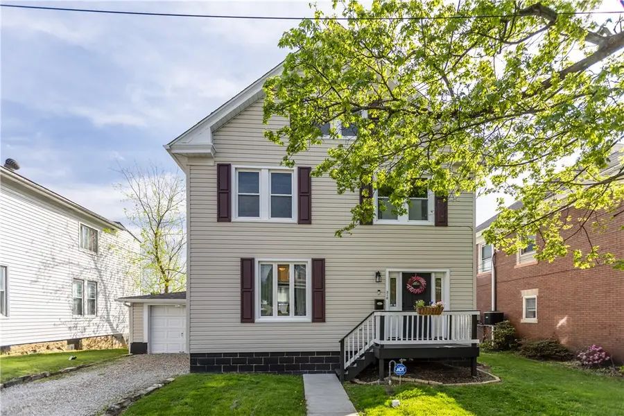 318 Wilcox St, Carnegie, PA 15106 - #2