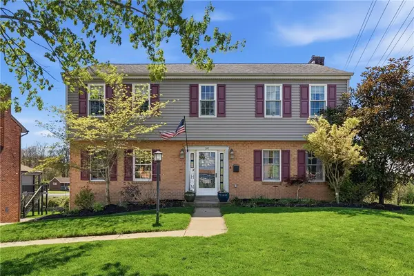 540 Robin Dr, Pittsburgh, PA 15220