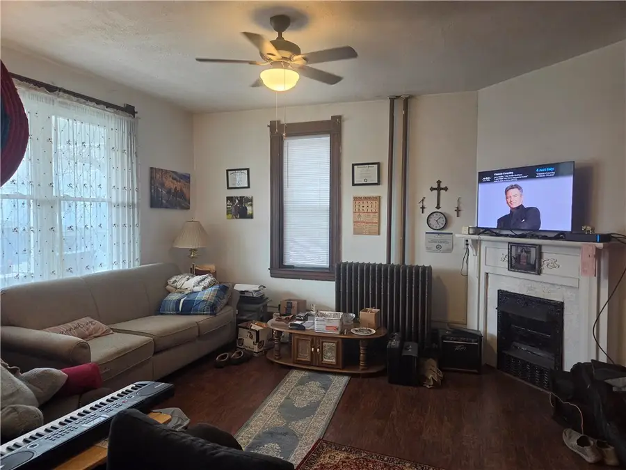 135 Farragut Ave, Vandergrift, PA 15690 - #2