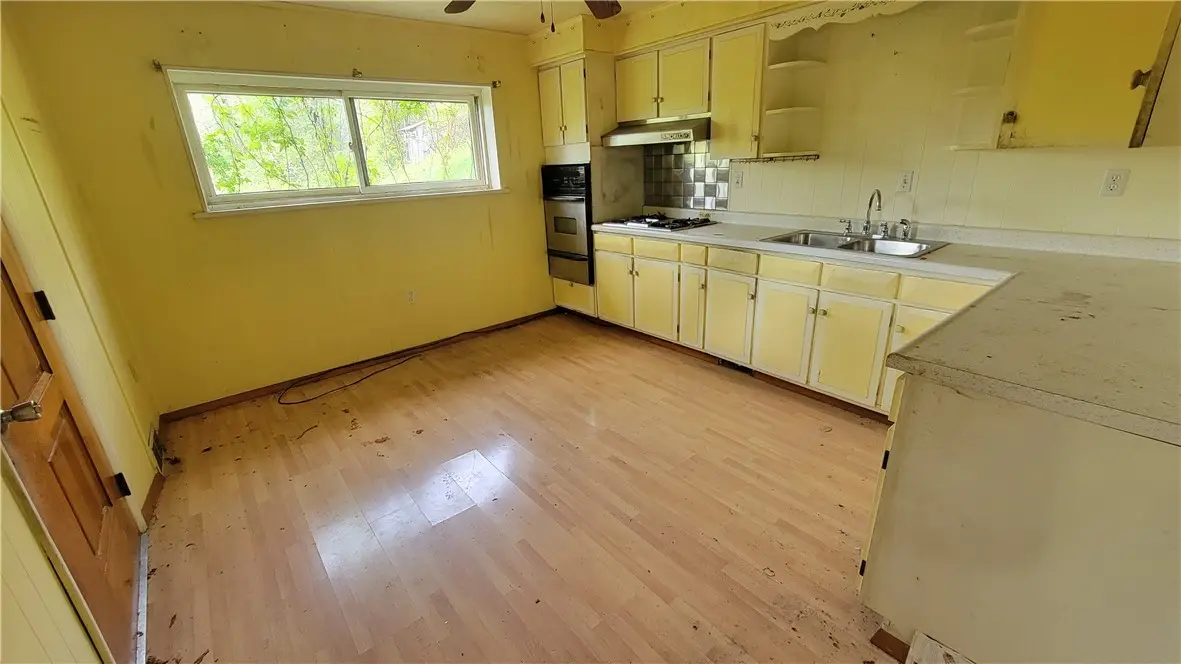 123 Sims Ln, Charleroi, PA 15022 - #1