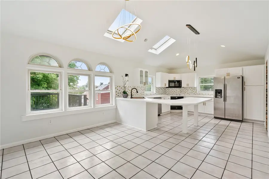 1017 Mccoy Rd, Kennedy, PA 15136 - #2