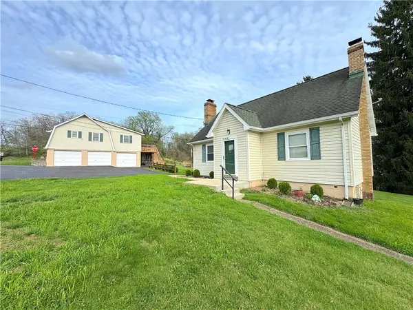 7 W Pine St, Delmont, PA 15626