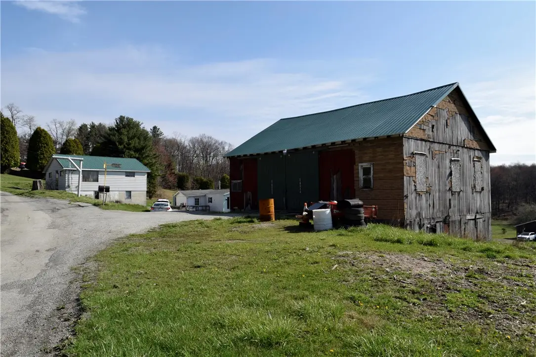 254 Piper Gross Rd, Latrobe, PA 15650 - #1