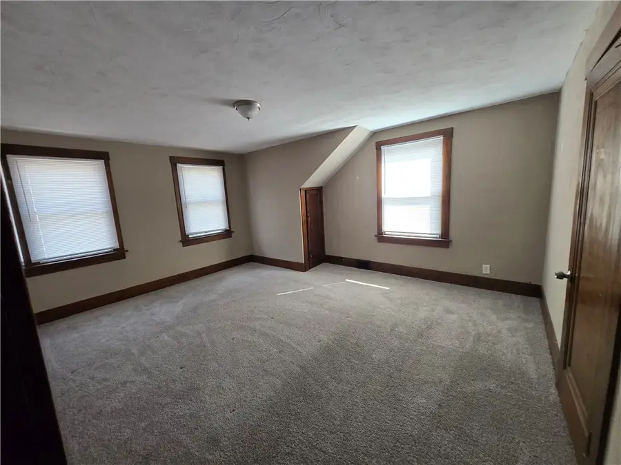 3326 Stewart St, McKeesport, PA 15132 - #2