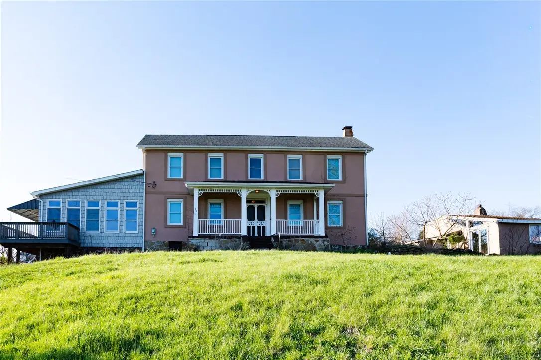 262 Durst Rd, Irwin, PA 15642 - #1