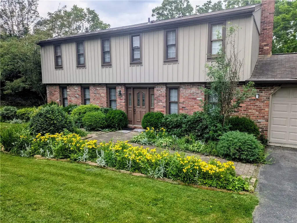 1677 Hathaway Ln, Pittsburgh, PA 15241 - #1