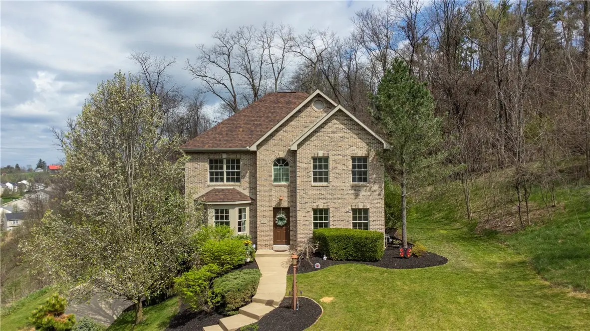 226 Coachside Dr, Washington, PA 15301 - #1