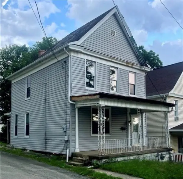 5 Hacker Ave, Jeannette, PA 15644