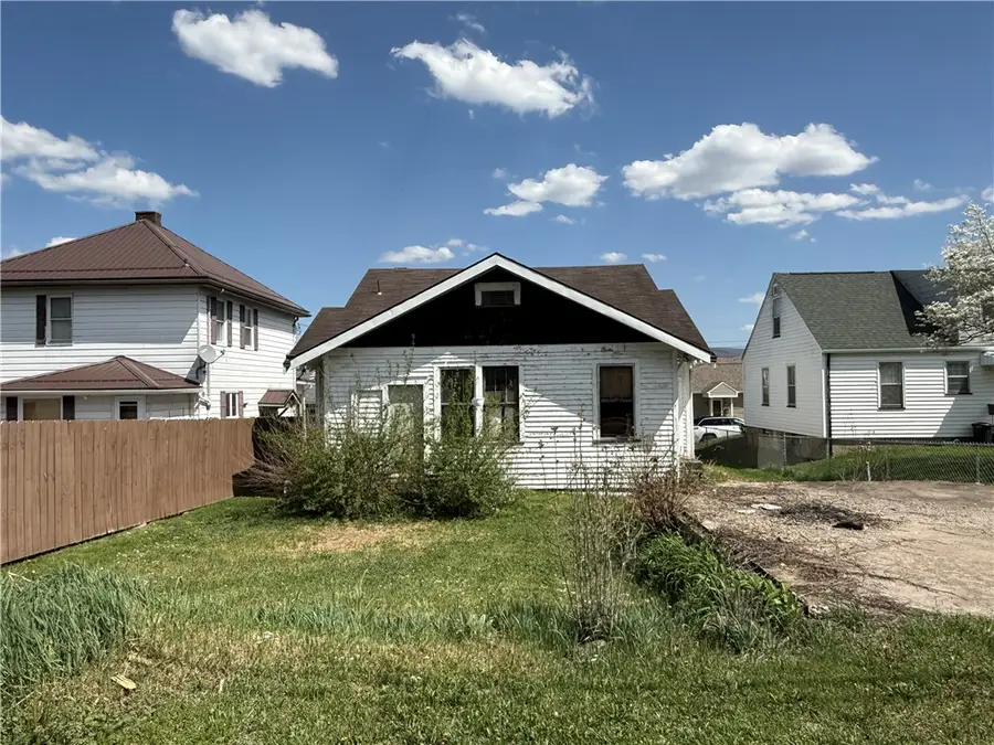 12 Connor St, Uniontown, PA 15401 - #2